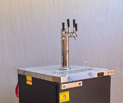 Dispensador de cerveza S4 – 4 servicios Torre dispensador de cerveza 4 servicios (modelo S4)
